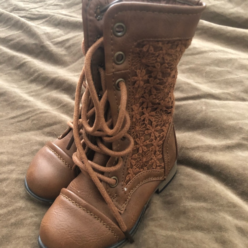 Lace sided adorable boots